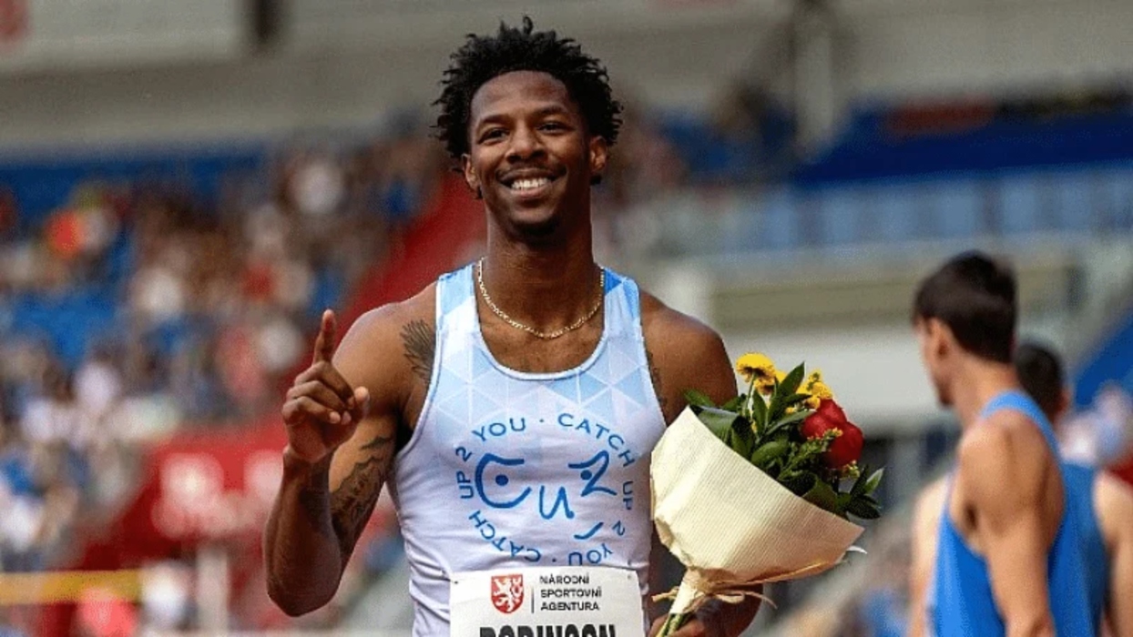 Αθλητής τερμάτισε πρώτος με τα γεννnτικά όpγανα σε κοινή θέα-Viral στα social media [vid]