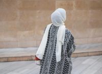 Μπούρκα στην Ελλάδα: «Στο τραπέζι» απαγόρευση για ανηλίκους – τι εξετάζει το Υπουργείο Μετανάστευσης