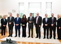 Στρατηγικό «Μαξίμου–Chevron»: Υπογραφές για 4 υπεράκτια οικόπεδα και νέα ενεργειακή γραμμή