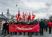 Δανία: «Τραμπ, πες συγγνώμη!» ζήτησαν 10.000 διαδηλωτές για τις δηλώσεις περί Αφγανιστάν