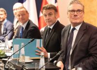 Politico: Η Ευρώπη Αυξάνει τις Αμυντικές Δαπάνες και Μπορεί να Σταθεί Απέναντι στις ΗΠΑ