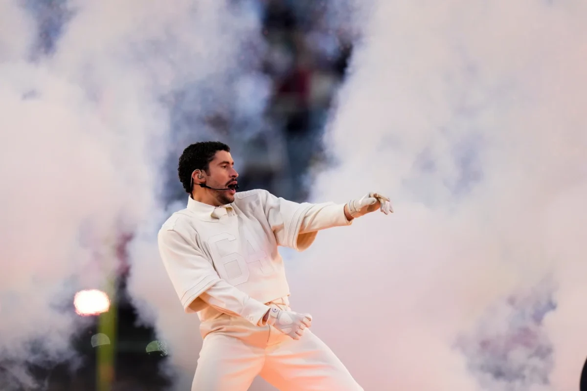 Bad Bunny στο Super Bowl LX: Halftime στα ισπανικά, ιστορικό ορόσημο και έκρηξη Τραμπ