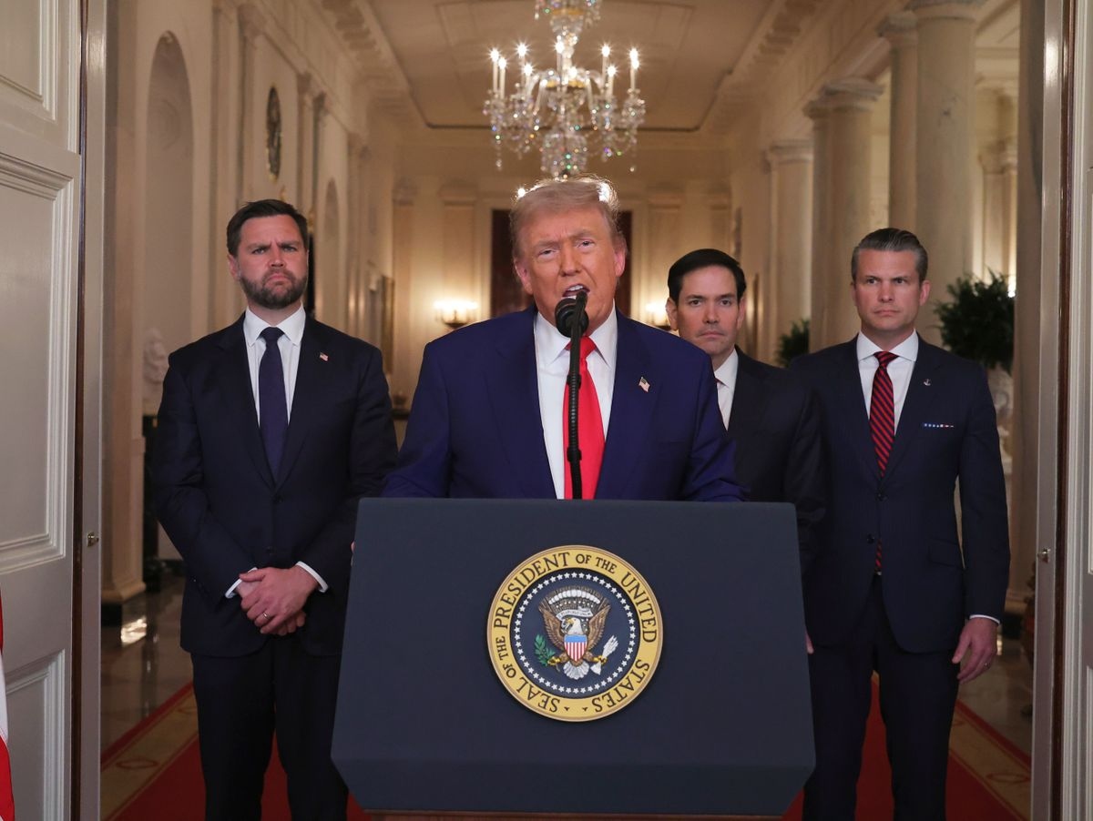 Σχέδια Τραμπ για Χαμενεΐ και ανατροπή καθεστώτος φλερτάρουν με πόλεμο στον Περσικό Κόλπο!