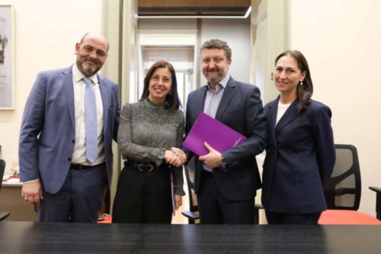 ΕΚΚΟΜΕΔ και Netflix ενώνουν τις δυνάμεις τους