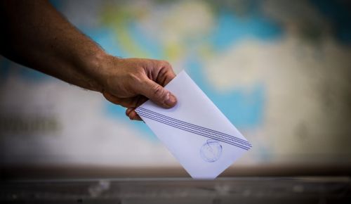 Σεισμός στις δημοσκοπήσεις: Η Καρυστιανού «γκρεμίζει» ισορροπίες και πιέζει την Κωνσταντοπούλου!