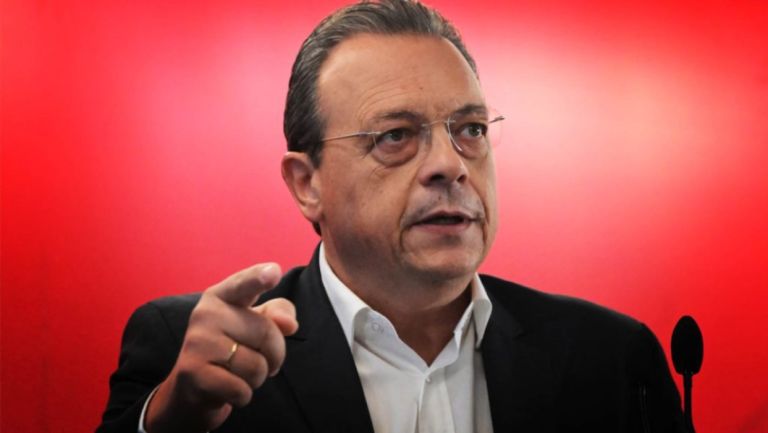 Φάμελλος κατά Μητσοτάκη: Οργανωμένο σχέδιο παρακράτους μετά τις καταδίκες για το Predator στη Βουλή