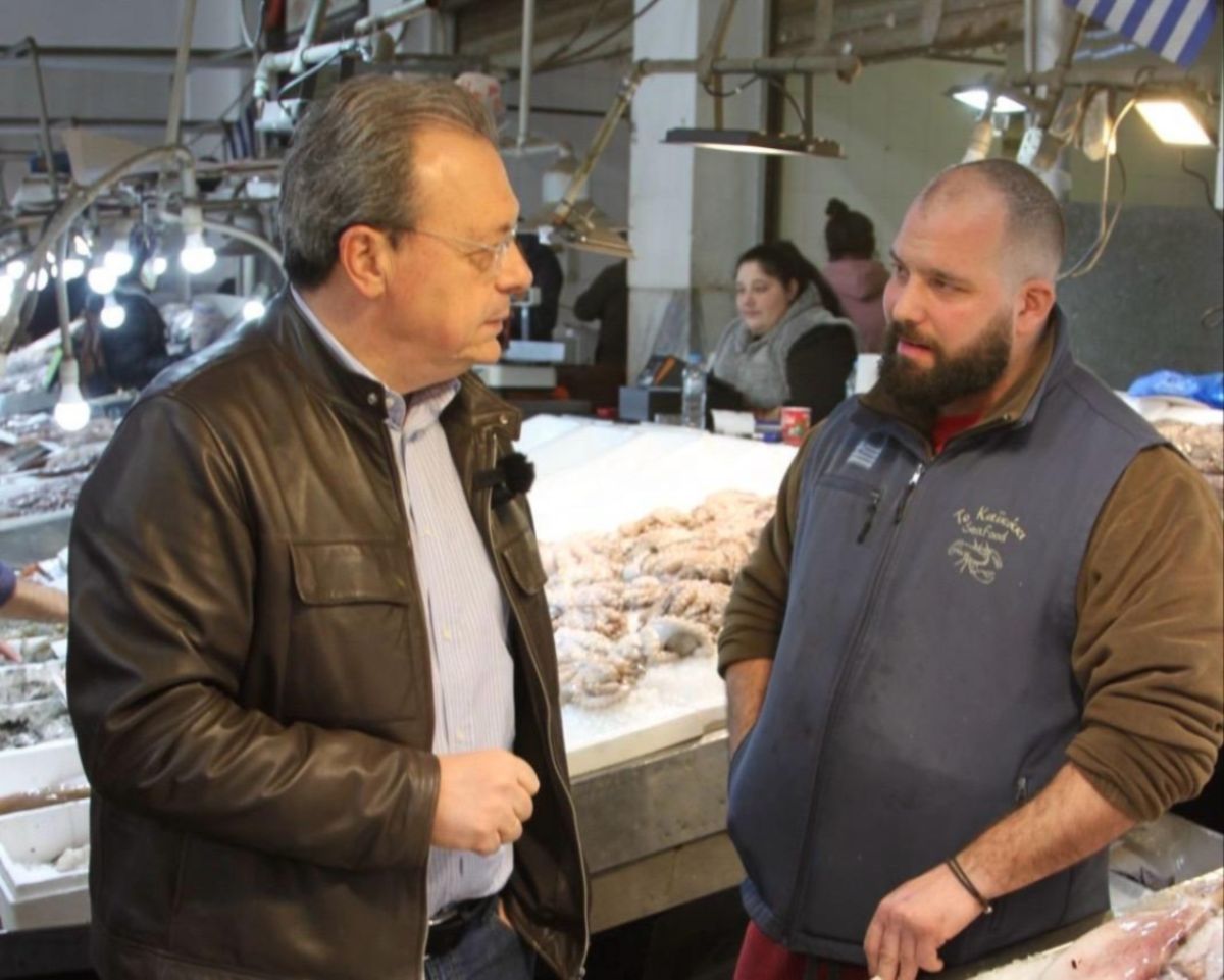 Φάμελλος: «Η ακρίβεια Μητσοτάκη πλήττει καταναλωτές και μικρομεσαίους»–Ζητά αναστολή ΦΠΑ στα τρόφιμα