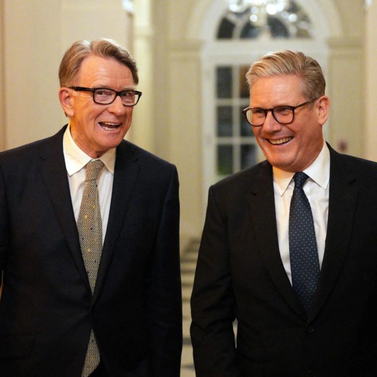 ΣΚΑΝΔΑΛΟ ΣΤΟ ΛΟΝΔΙΝΟ: Στάρμερ – Επσταϊν –Μάντελσον: Πολιτική Καταιγίδα στο Ηνωμένο Βασίλειο