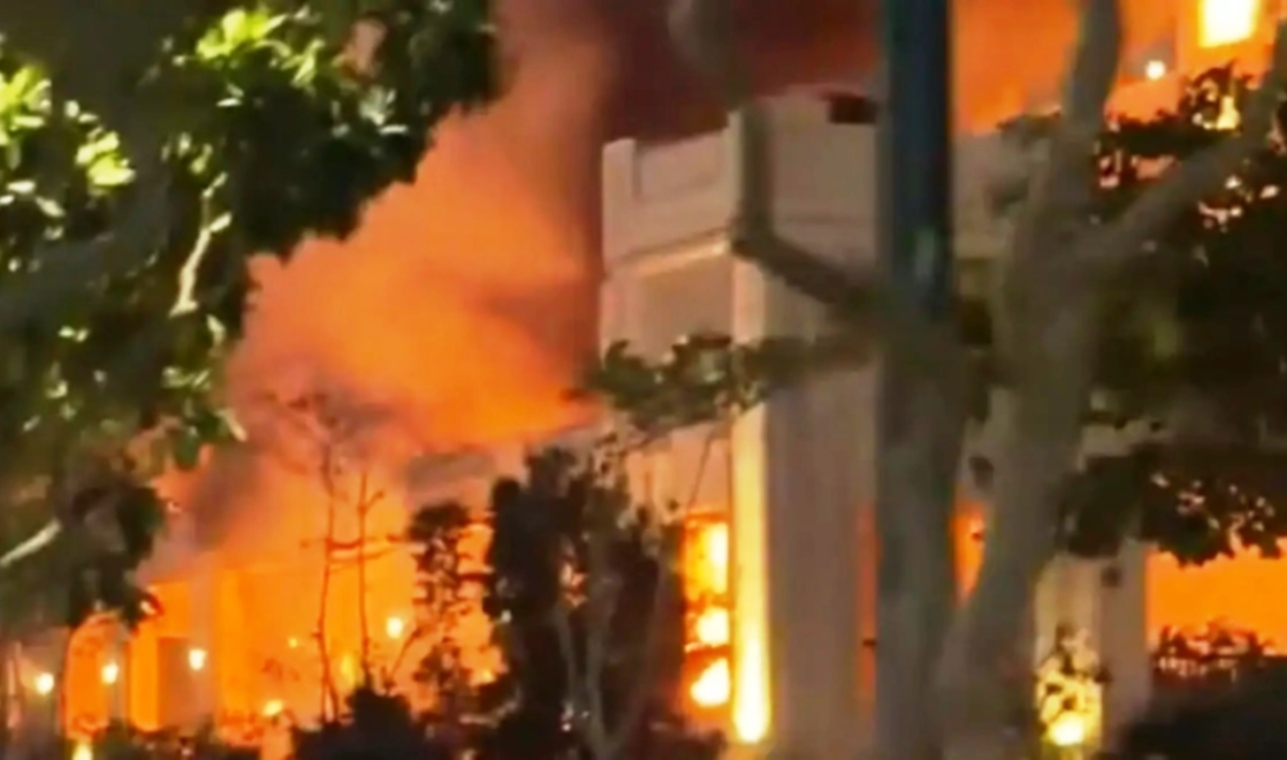 Τρόμος στο Ντουμπάι: Ιρανικό χτύπημα σε πολυτελές ξενοδοχείο – Τέσσερις τραυματίες [vid]