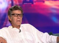 Μπέζος: «Τα περιμένουμε όλα από το κράτος λες και είναι ο πατέρας μας και πρέπει να μας δώσει χαρτζιλίκι»