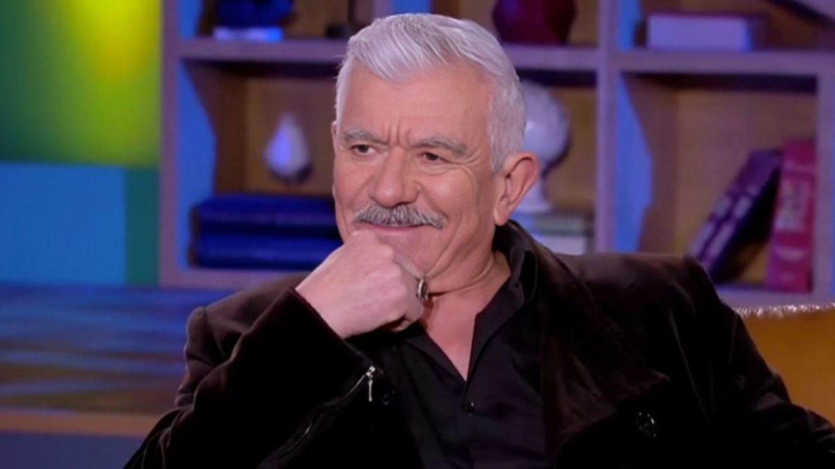 Γιαννόπουλος: Το Μπούλινγκ που Βίωσε στην Αθήνα – «Γέλαγαν τα Παιδιά»