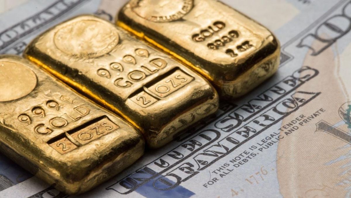Ράλι στον χρυσό πάνω από τα 5.000 δολάρια, καθώς υποχωρεί το δολάριο