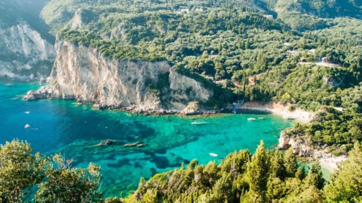 Η Ελλάδα διεκδικεί τους Ινδούς τουρίστες με απευθείας πτήσεις — Μια αγορά 30 εκατ. ταξιδιωτών