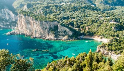 Η Ελλάδα διεκδικεί τους Ινδούς τουρίστες με απευθείας πτήσεις — Μια αγορά 30 εκατ. ταξιδιωτών