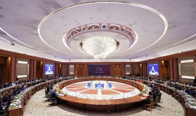 Η Ευρώπη κουρασμένη από την τεχνητή νοημοσύνη: η στρατηγική της ΕΕ στο Νέο Δελχί και οι παγκόσμιες προκλήσεις