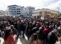 Ηράκλειο: Πλήθος κόσμου στο συλλαλητήριο για τα Τέμπη, στην Πλατεία Ελευθερίας