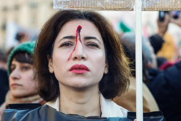Ιράν: Καταγγελίες για βασανιστήρια–Βιάζουν γυναίκες,αφαιρούν τη μήτρα τους για να μην υπάρχουν αποδείξεις