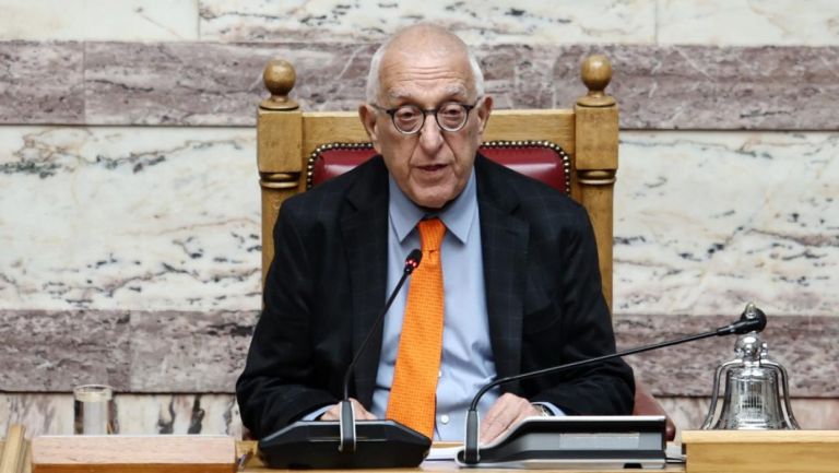 Σφοδρή πολιτική κόντρα για τις φωτογραφίες των «200»: ΥΠΠΟ, Βουλή και ιστορική μνήμη σε τροχιά πολέμου