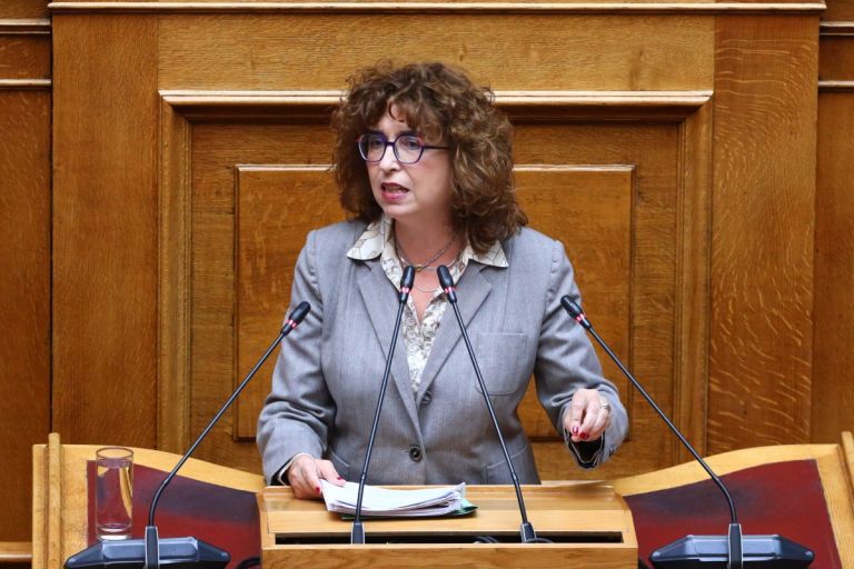 Ρήγμα στην Πλεύση Ελευθερίας: ανεξαρτητοποιήθηκε η Καραγεωργοπούλου και «δείχνει» την Κωνσταντοπούλου