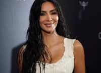 Χαμός με την Κιμ Καρντάσιαν: Γυμνόστηθη στο «Complex» – Τι τρέχει τελικά με τον Λιούις Χάμιλτον;