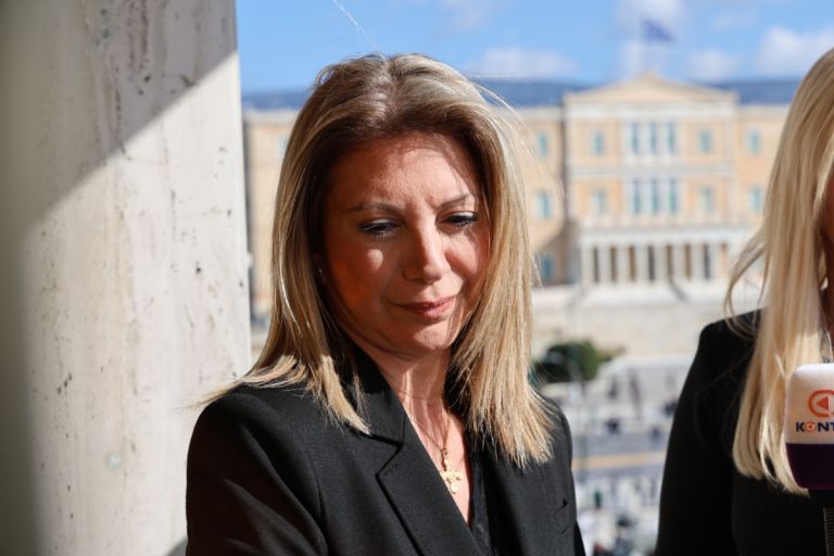 Καρυστιανού: Είχα έτοιμη την ομιλία μου,αλλά δεν ήθελαν να μιλήσω–Αποχώρησα από τη συγκέντρωση για τα Τέμπη