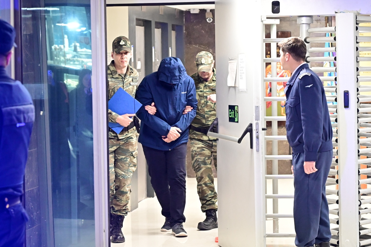 Υπόθεση κατασκοπείας: Τα 3 ονόματα που έδωσε ο σμήναρχος και οι απαιτήσεις του “Στίβεν”