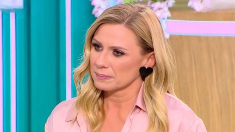 Καραβάτου: Η Δύσκολη Απόφαση που Πήρε για Χάρη των Παιδιών της