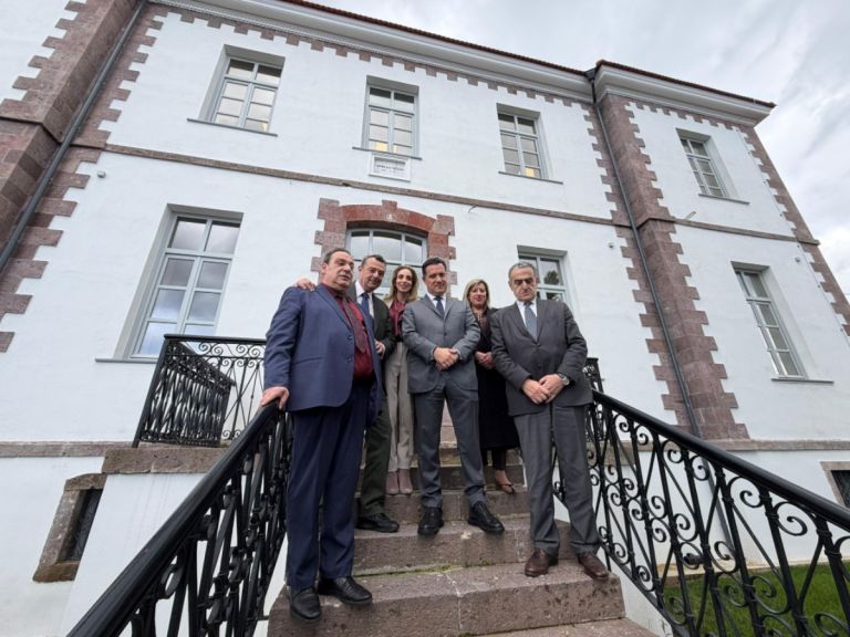 Άδωνις στον Μανταμάδο:Από διαχρονικό αίτημα σε κόσμημα Υγείας–Και πάλι απέναντι στους ίδιους διαμαρτυρόμενους