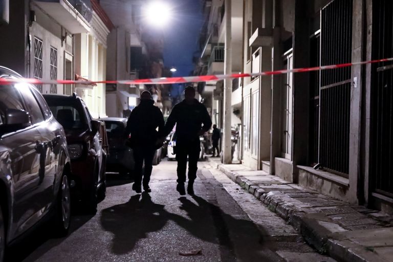 Έγκυος εντοπίστηκε νεκρή μέσα στο σπίτι της στον Κολωνό – Προσήχθη ο σύζυγός της