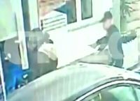 Επίθεση με γκλοπ σε κουρέα στην Πύλο: “Αν είχε όπλο πάνω του θα μου την είχε μπουμπουνίσει”