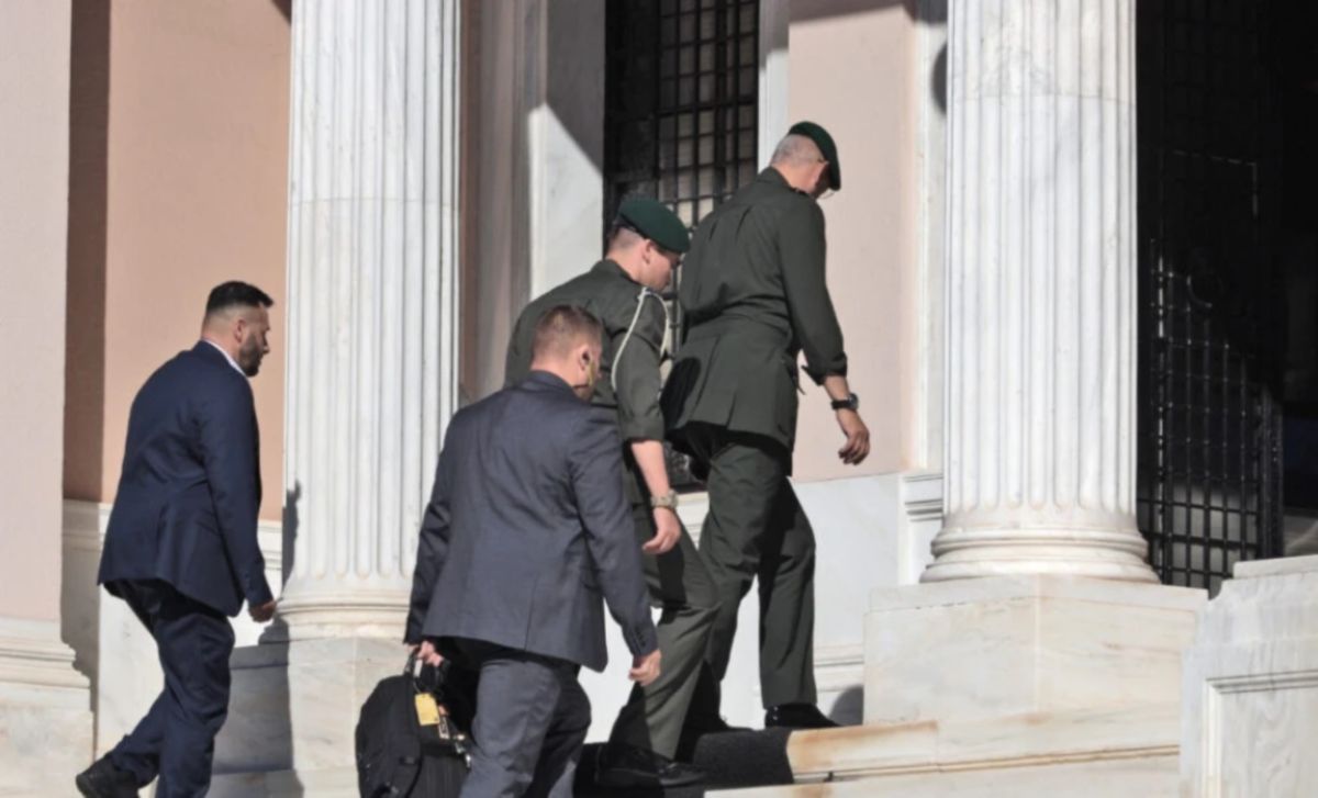 Έκτακτη σύσκεψη στο Μαξίμου με φόντο τη Μέση Ανατολή