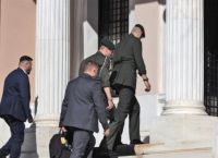 Έκτακτη σύσκεψη στο Μαξίμου με φόντο τη Μέση Ανατολή