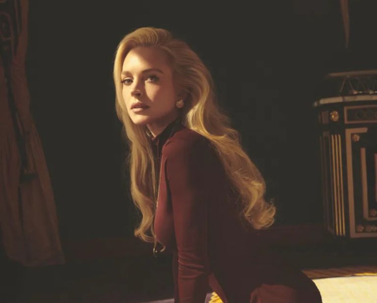 Λίντσεϊ Λόχαν: Εξώφυλλο-δήλωση στο Ντουμπάι και «ανοιχτή» στην ιδέα για περισσότερα παιδιά