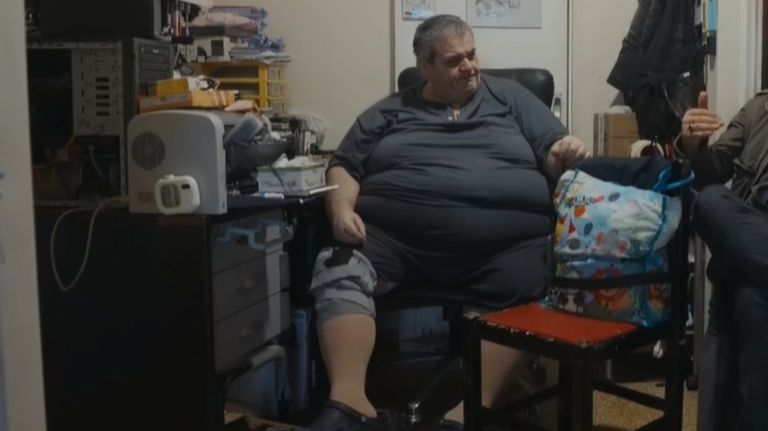 Κώστας Μακέδος: Δίνει μάχη με την παχυσαρκία: «Δεν μπορώ να κουνηθώ πια, όλα τα κάνω με τηλεκοντρόλ»