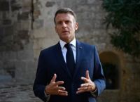 Γαλλία 2027: Η Ακροδεξιά απειλεί την εξουσία – Μπορεί η Δημοκρατία να αντέξει;