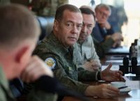 Σκληρή αντίδραση Μόσχας για Ιράν – Μεντβέντεφ: Ο «ειρηνοποιός» Τραμπ έδειξε ξανά το αληθινό του πρόσωπο