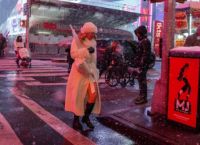 Στο χιόνι “θάφτηκε” η Νέα Υόρκη: Έφτασε μέχρι και τα 50 εκατοστά, απαγόρευση κυκλοφορίας από τις Αρχές