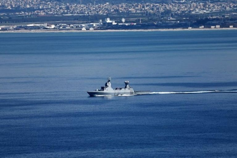 Στενά του Ορμούζ: Σήμα «κλείνουν» από το Ιράν – Συναγερμός για την ελληνική ναυτιλία