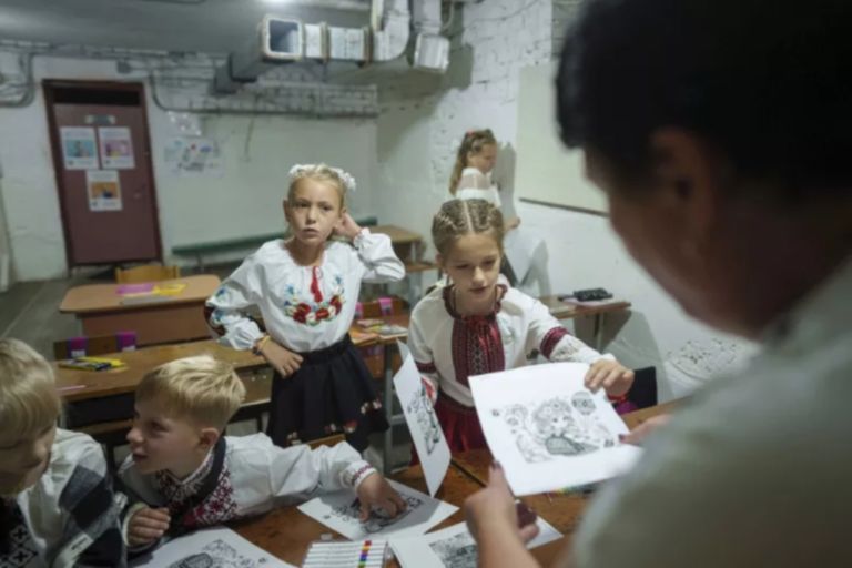 Ουκρανία: 2.000 παιδιά επέστρεψαν από τη Ρωσία – Η δήλωση Ζελένσκι για τις χιλιάδες που αγνοούνται