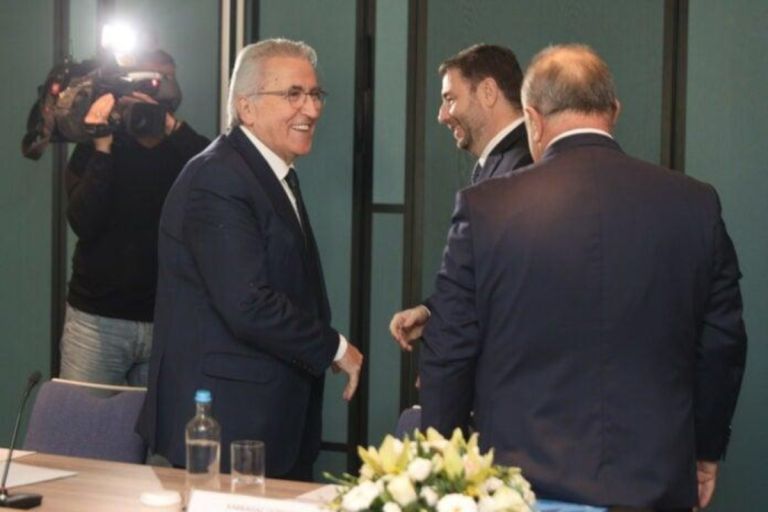 ΠΑΣΟΚ σε παρακμή: Συνδικαλιστές προσκείμενοι σε Παναγόπουλο απειλούν με «σύνδρομο φυγής»–Κίνδυνος διάσπασης