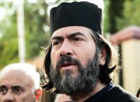 Κιβωτός: Την ενοχή του πατέρα Αντώνιου και 4 ακόμα για κακοποιητικές συμπεριφορές ζήτησε η εισαγγελέας