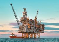 Υπογραφές–σταθμός για υδρογονάνθρακες: Νέα ενεργειακή εποχή σε Κρήτη και Πελοπόννησο