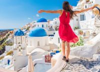 Greek Tourism “Out of Season”: Full Flights, Big Bets, and Political Smiles