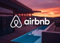Airbnb και στεγαστικό: Η Αθήνα εγκλωβισμένη — οι απαγορεύσεις δεν έλυσαν τίποτα