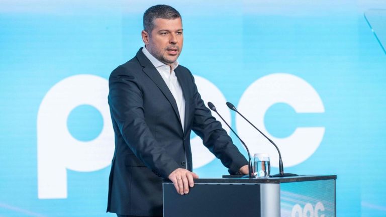 Η ΔΕΗ μπαίνει δυναμικά στις οργανικές μπαταρίες: Σχέδιο 1,44 GW και επενδύσεις 600 εκατ.€