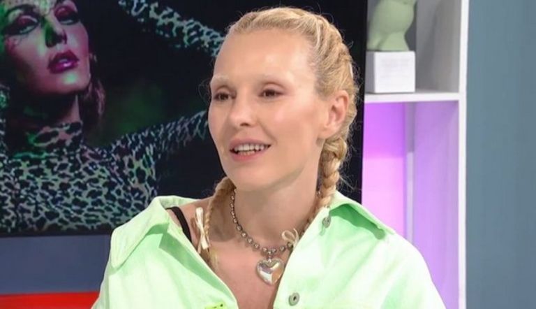 Έμεινε έγκυος στα 13 της: Η μαθήτρια γυμνασία Τάμτα μαζί με το μωρό της – Διέρρευσε φώτο 1η φορά