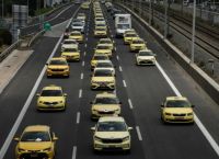 Στα άκρα η σύγκρουση ταξί – κυβέρνησης: Προειδοποιούν για «θερμό» καλοκαίρι