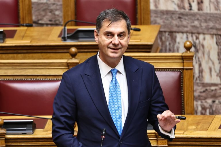 “Βόμβες” Θεοχάρη για Τσίπρα: Υπήρχε σχέδιο για δραχμή το 2015-Είχαν επαφές για να τυπώσουν χαρτονομίσματα