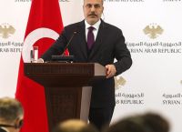 Ο Φιντάν εμπλέκει τον Δένδια πριν τη συνάντηση Μητσοτάκη – Ερντογάν