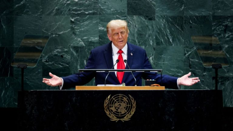 Τραμπ και ΟΗΕ: «Μπορώ να σώσω τον οργανισμό» — αλλά δεν πληρώνει τα χρέη των ΗΠΑ